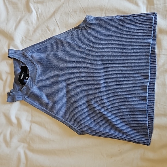 Forever 21 Tops - 🩴 Blue Halter Ribbed Crop Top Size M